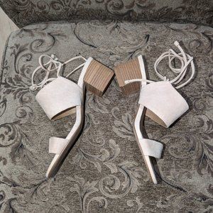 Tahari block heel gladiator sandals in blush/beige color SZ 7